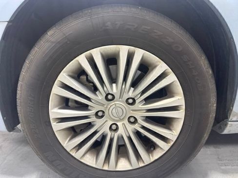 Used 2013 Chrysler Town & Country Touring-L w/ Trailer Tow Group FWD image 11