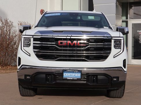 Certified 2022 GMC Sierra 1500 SLT image 2