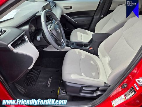 Used 2024 Toyota Corolla Cross LE w/ Moonroof Package FWD image 9