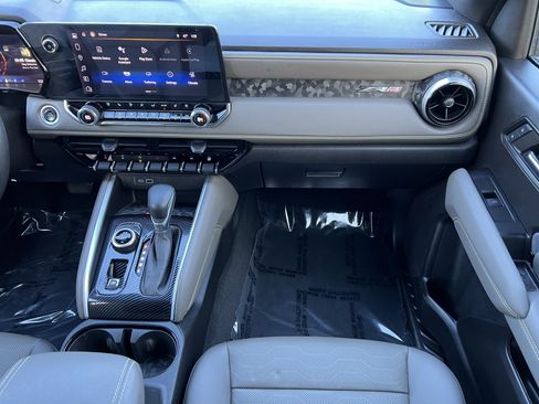 Certified 2024 Chevrolet Colorado ZR2 w/ ZR2 Bison Edition image 31