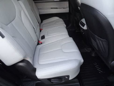 Used 2025 Hyundai Palisade SEL AWD/4WD image 16