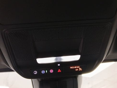 Used 2025 Chevrolet Equinox LT image 12