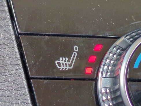 Used 2024 Mitsubishi Outlander SE image 25