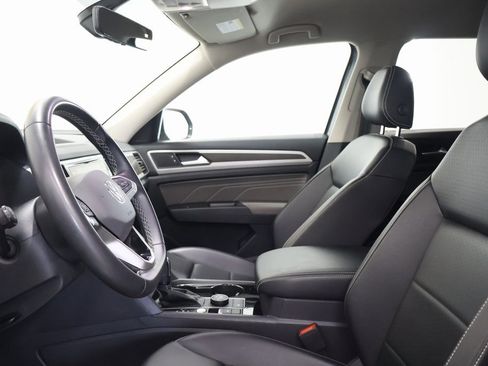 Certified 2022 Volkswagen Atlas SE image 13