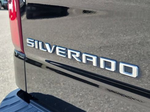 Certified 2022 Chevrolet Silverado 1500 RST w/ Z71 Off-Road Package AWD/4WD image 10