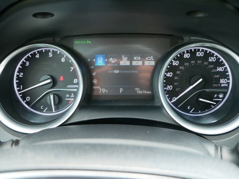 Used 2018 Toyota Camry XLE FWD image 21