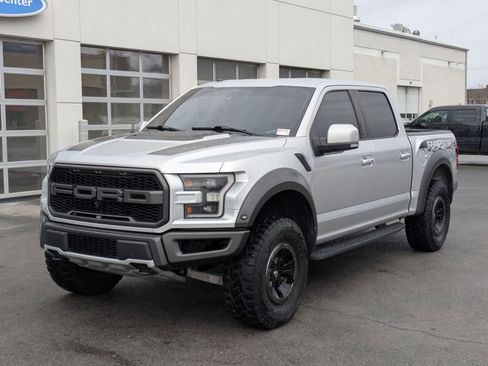 Used 2018 Ford F150 Raptor w/ Equipment Group 802A Luxury image 10