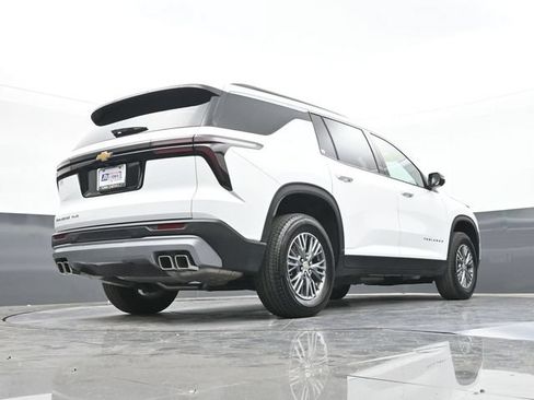 Used 2025 Chevrolet Traverse LT w/ Driver Confidence Package AWD/4WD image 49