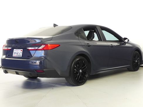 Used 2025 Toyota Camry SE FWD image 7
