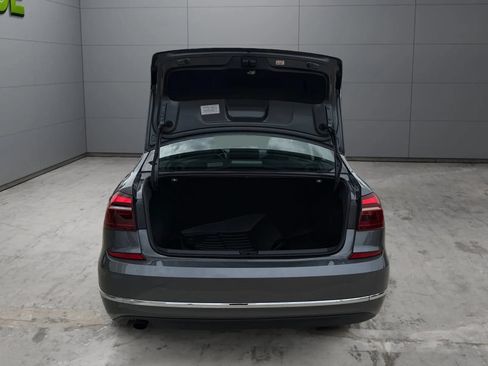 Used 2019 Volkswagen Passat 2.0T Wolfsburg FWD image 9