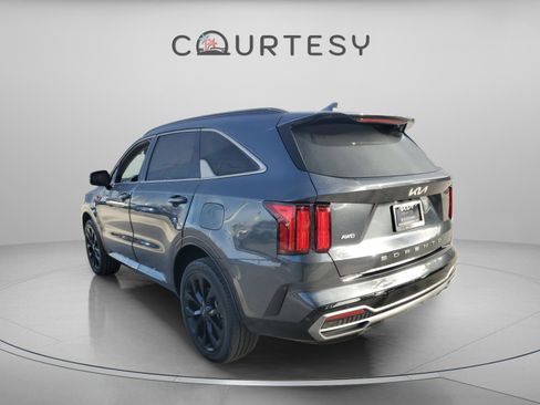 Used 2022 Kia Sorento SX image 2