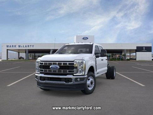 New 2026 Ford F350 XL w/ XL Chrome Package AWD/4WD image 2