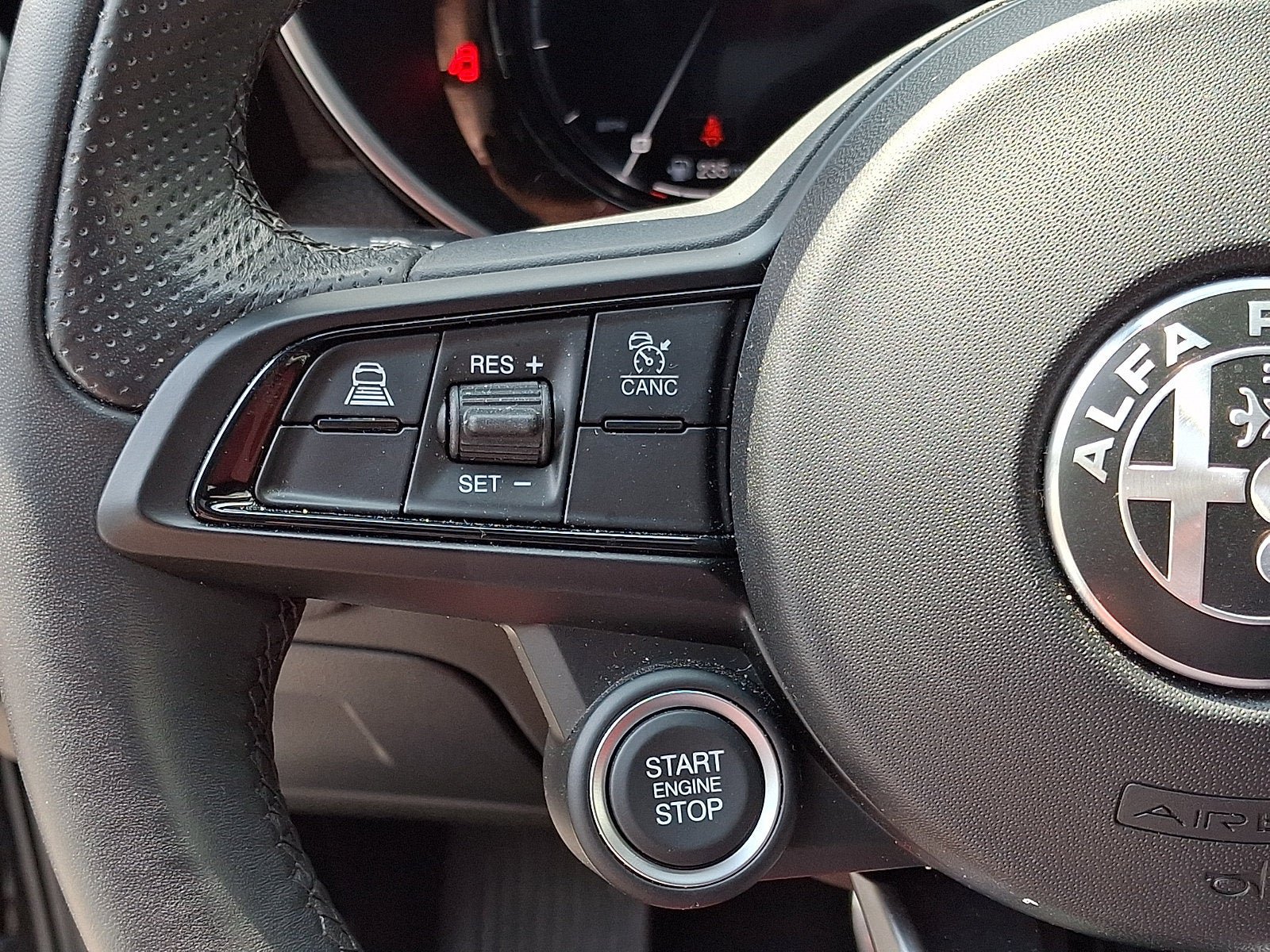 Used 2024 Alfa Romeo Giulia Ti w/ Performance Driving Package AWD/4WD image 24