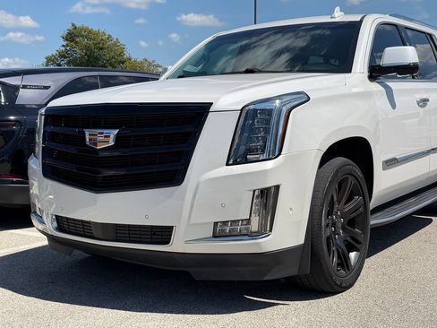 Used 2019 Cadillac Escalade ESV Premium Luxury AWD/4WD image 41