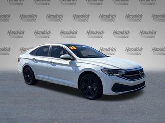 Used 2023 Volkswagen Jetta SE w/ Panoramic Sunroof Package video 2