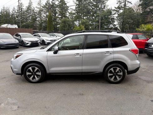 Used 2018 Subaru Forester 2.5i Limited w/ Popular Package #3B image 4
