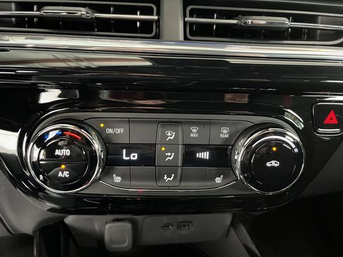 New 2026 Chevrolet Trax RS w/ Sunroof Package FWD image 26