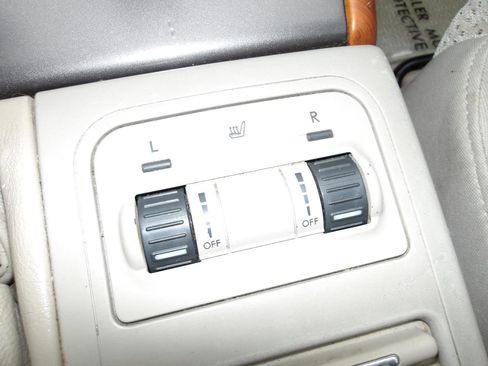 Used 2005 Subaru Outback Premium image 17