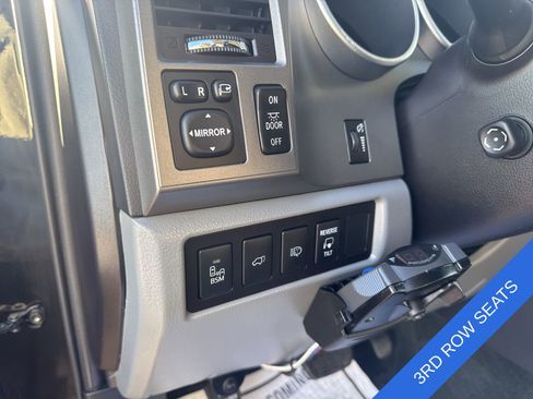 Used 2017 Toyota Sequoia Platinum image 10