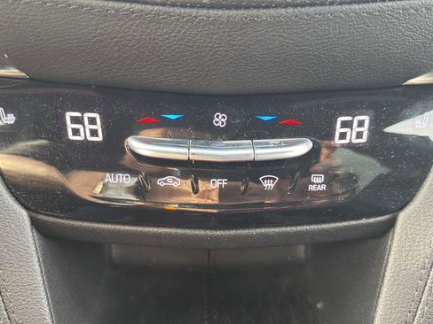 Used 2022 Cadillac XT5 Sportv w/ Technology Package AWD/4WD image 12