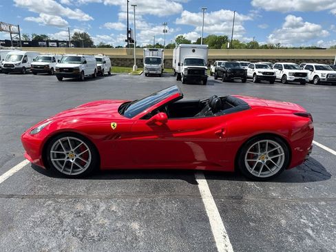 Used 2013 Ferrari California RWD image 5