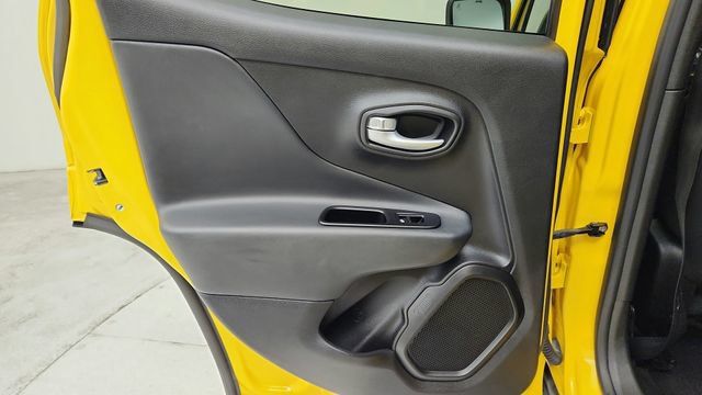 Used 2023 Jeep Renegade Latitude AWD/4WD image 26