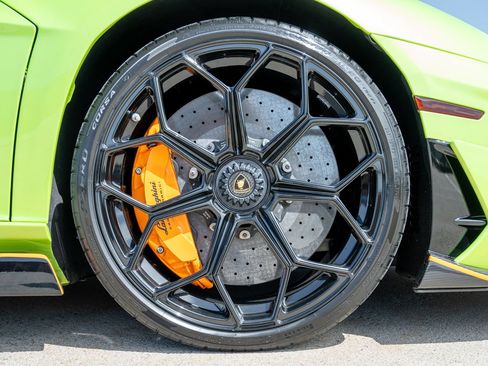 Used 2021 Lamborghini Aventador SVJ AWD/4WD image 19