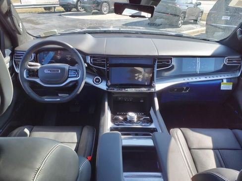 New 2023 Jeep Grand Wagoneer Series II image 12