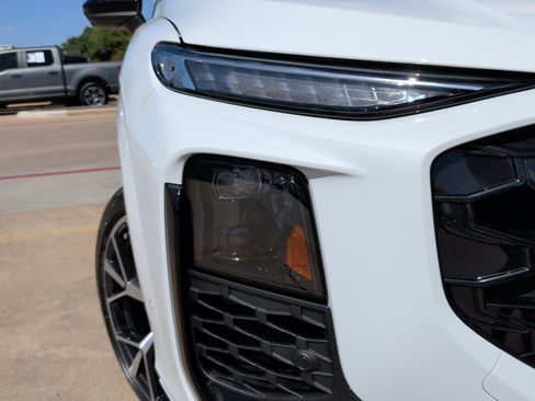 New 2026 Audi Q3 quattro 2.0T AWD/4WD image 3
