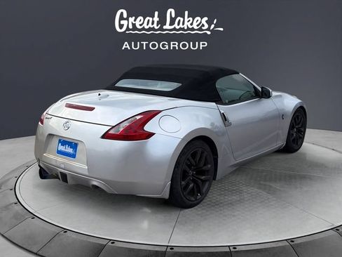 Used 2011 Nissan 370Z Roadster RWD image 5