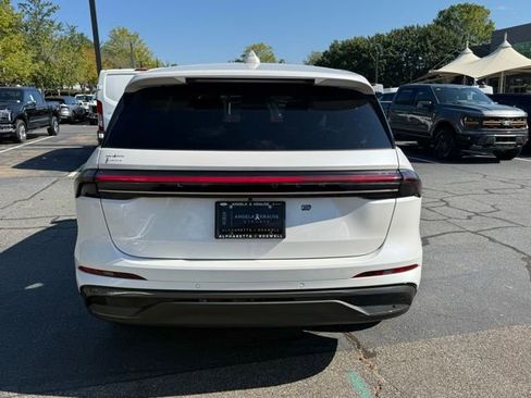 New 2025 Lincoln Nautilus Premier w/ Jet Appearance Package image 17