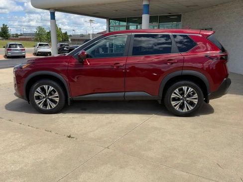 Used 2023 Nissan Rogue SV AWD/4WD image 2