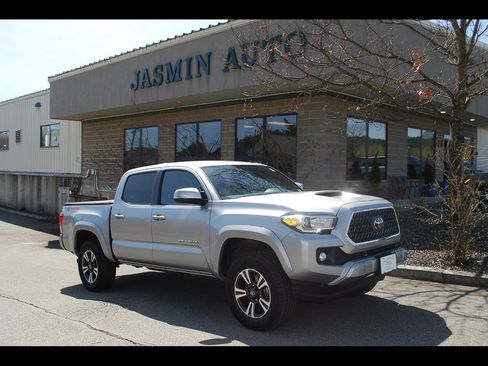 Used 2019 Toyota Tacoma TRD Sport w/ Technology Package AWD/4WD image 1