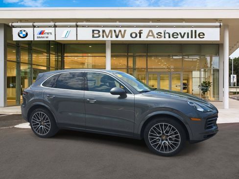 Used 2022 Porsche Cayenne S AWD/4WD image 1