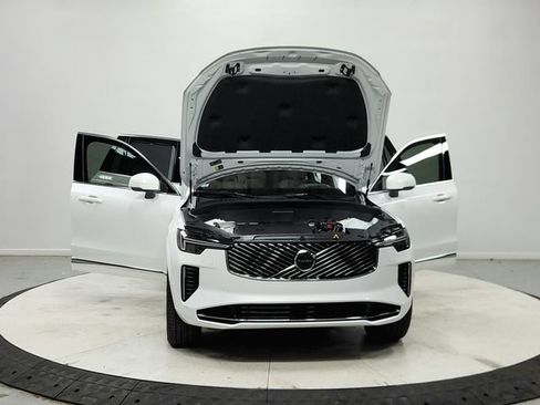 Used 2026 Volvo XC90 B6 Ultra w/ Protection Package AWD/4WD image 11