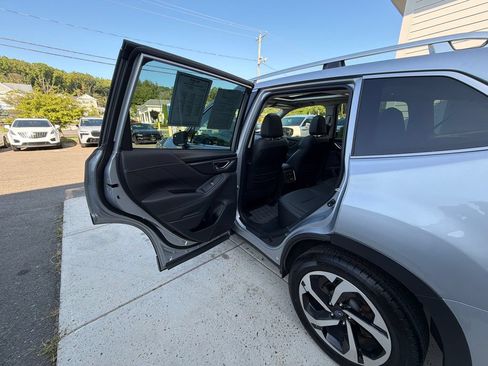 Used 2023 Subaru Forester Touring AWD/4WD image 37