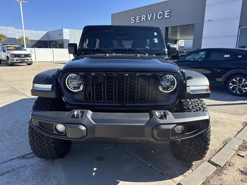 Used 2024 Jeep Wrangler Willys image 2