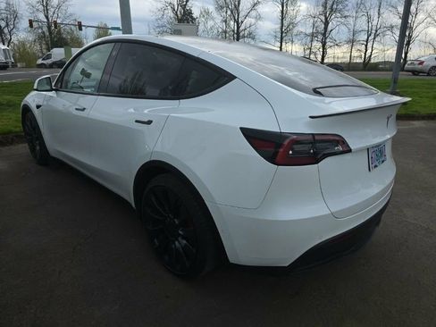 Used 2022 Tesla Model Y Performance image 2