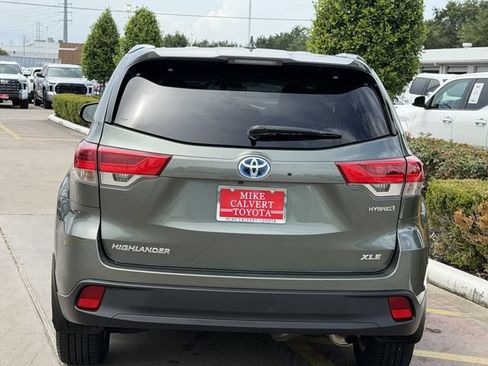 Used 2019 Toyota Highlander XLE AWD/4WD image 6