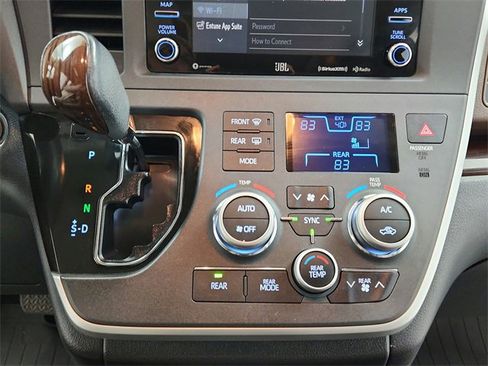 Used 2020 Toyota Sienna Limited Premium image 33
