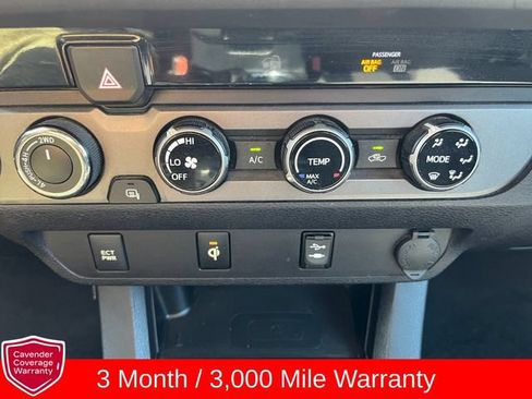 Used 2016 Toyota Tacoma TRD Sport w/ Towing Package AWD/4WD image 4