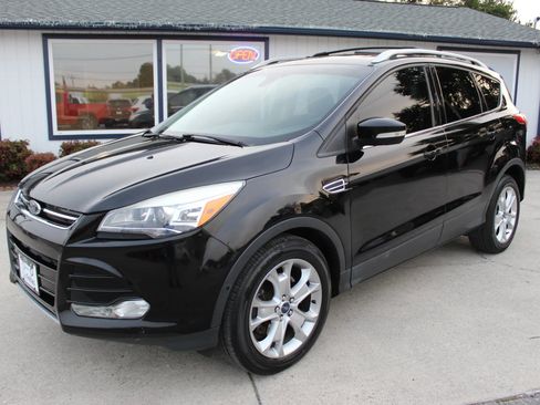Used 2016 Ford Escape Titanium w/ Equipment Group 301A image 31