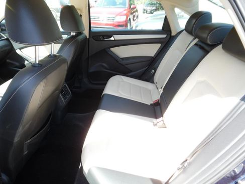 Used 2015 Volkswagen Passat TDI SE FWD image 19