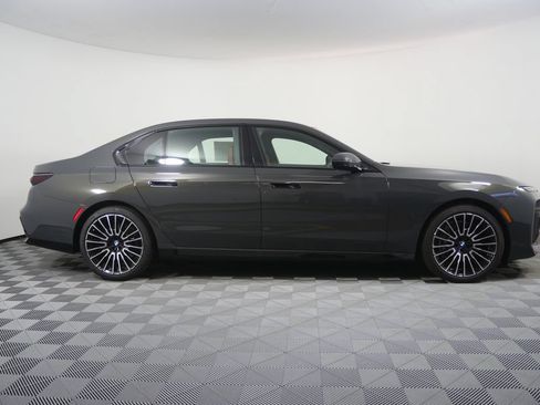 New 2026 BMW 740i xDrive AWD/4WD image 2