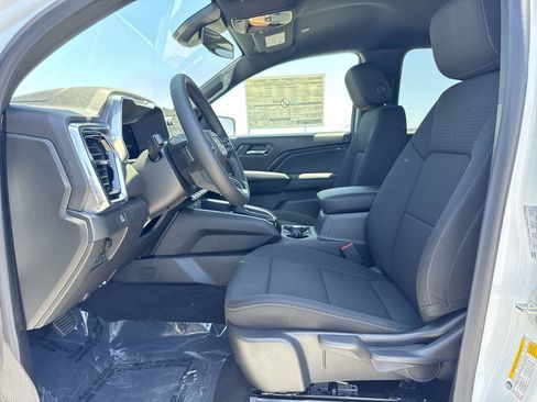 New 2026 GMC Canyon Elevation w/ LPO, Black Badging Package RWD image 19