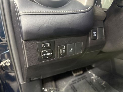 Used 2018 Toyota RAV4 XLE AWD/4WD image 13
