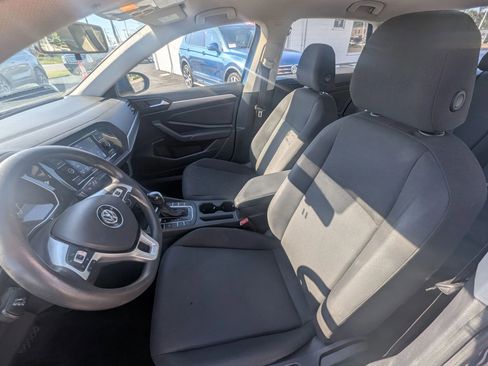 Used 2019 Volkswagen Jetta S w/ Driver Assistance Package image 9