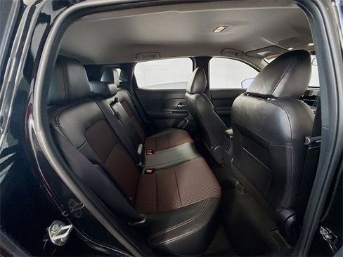 Certified 2025 Nissan Kicks SR image 28