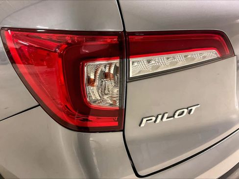 Used 2019 Honda Pilot Touring image 26