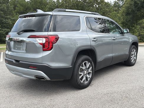 Used 2023 GMC Acadia SLT FWD image 9